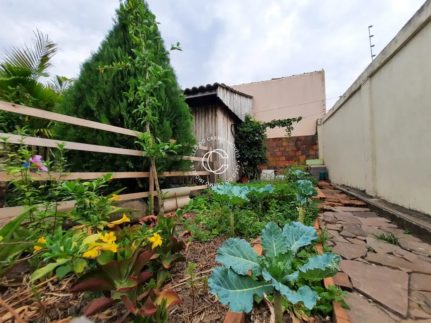 Casa com 3 quartos à venda, 180m2 em Dom Antônio Reis, Santa Maria - RS - imagem 3 Foto 3 de Casa com 3 quartos à venda, 180m2 em Dom Antônio Reis, Santa Maria - RS