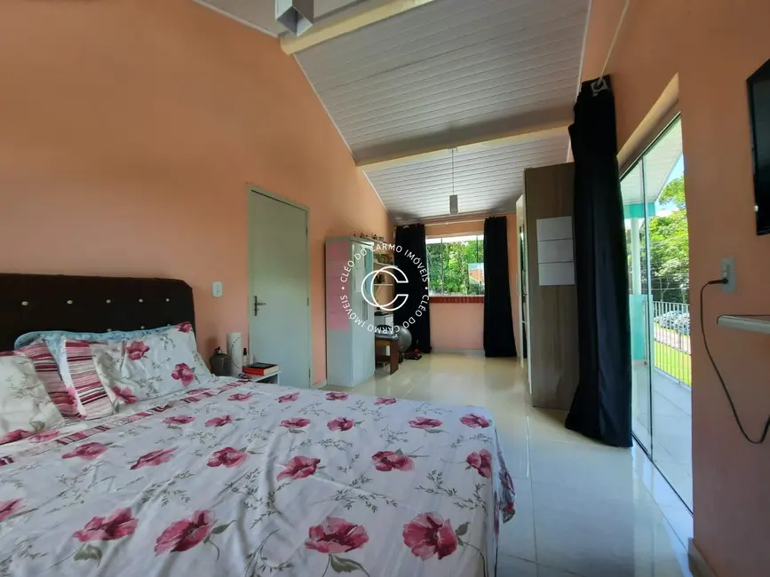Casa com 3 quartos à venda, 180m2 em Itaara - RS - imagem 8 Foto 8 de Casa com 3 quartos à venda, 180m2 em Itaara - RS