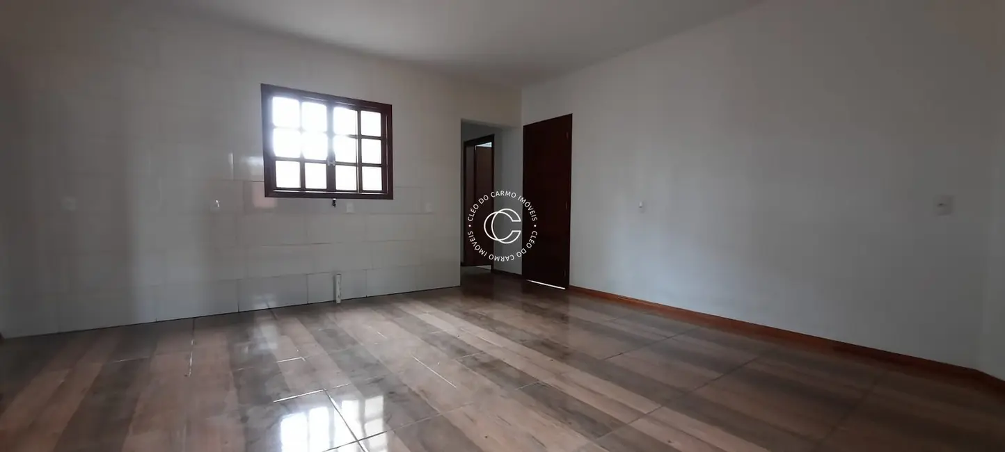 Casa com 2 quartos à venda, 68m2 em Pinheiro Machado, Santa Maria - RS - imagem 3 Foto 3 de Casa com 2 quartos à venda, 68m2 em Pinheiro Machado, Santa Maria - RS