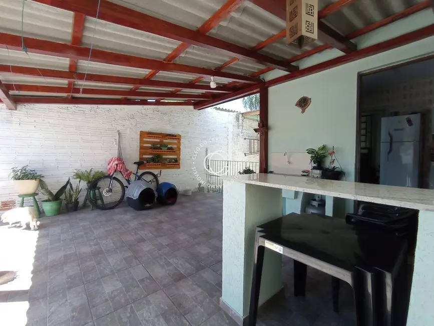 Casa com 3 quartos à venda, 120m2 em Juscelino Kubitschek, Santa Maria - RS - imagem 9 Foto 9 de Casa com 3 quartos à venda, 120m2 em Juscelino Kubitschek, Santa Maria - RS