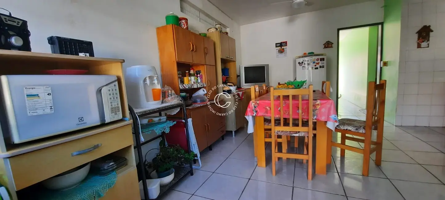 Casa com 3 quartos à venda, 169m2 em Dom Antônio Reis, Santa Maria - RS - imagem 5 Foto 5 de Casa com 3 quartos à venda, 169m2 em Dom Antônio Reis, Santa Maria - RS