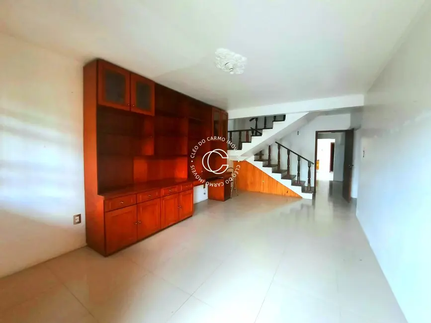 Casa com 6 quartos à venda, 533m2 em Nossa Senhora do Rosário, Santa Maria - RS - imagem 3 Foto 3 de Casa com 6 quartos à venda, 533m2 em Nossa Senhora do Rosário, Santa Maria - RS