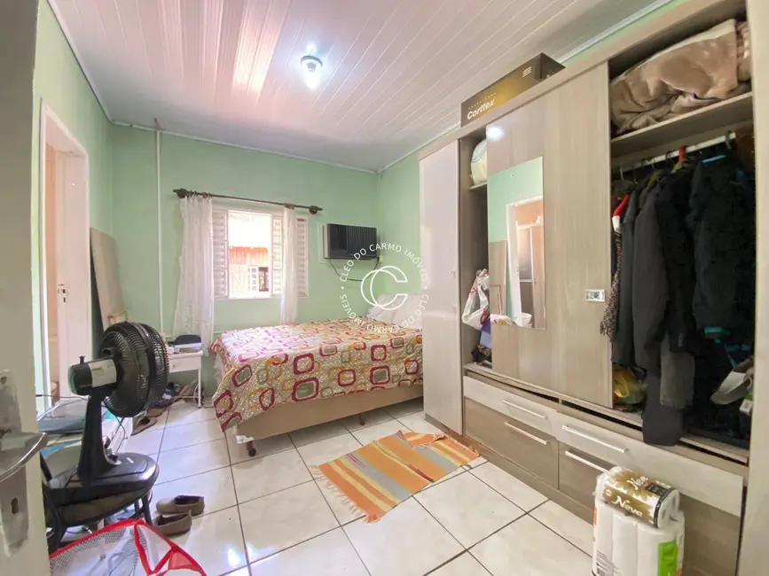 Chácara com 4 quartos à venda, 200m2 em Itaara - RS - imagem 8 Foto 8 de Chácara com 4 quartos à venda, 200m2 em Itaara - RS