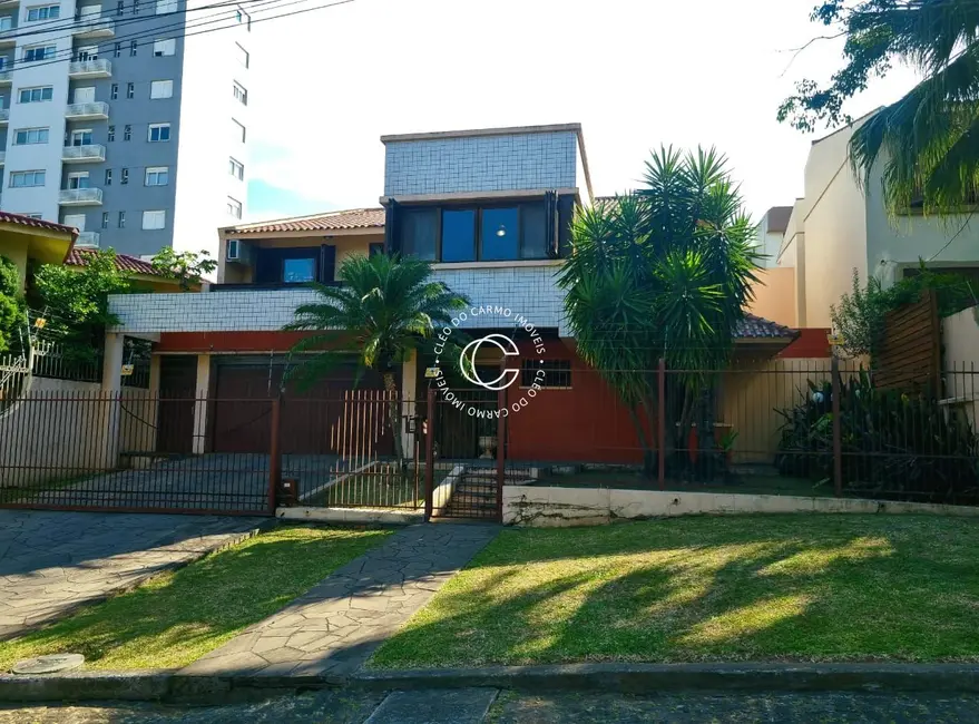 Foto 1 de Casa com 4 quartos à venda, 363m2 em Nossa Senhora de Lourdes, Santa Maria - RS