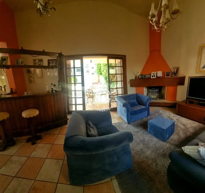 Foto 2 de Casa com 4 quartos à venda, 363m2 em Nossa Senhora de Lourdes, Santa Maria - RS