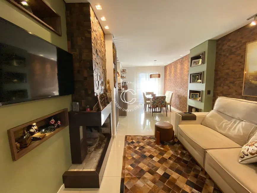 Foto 2 de Casa com 3 quartos à venda, 137m2 em São José, Santa Maria - RS