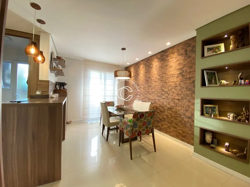 Casa com 3 quartos à venda, 137m2 em São José, Santa Maria - RS - imagem 5 Foto 5 de Casa com 3 quartos à venda, 137m2 em São José, Santa Maria - RS