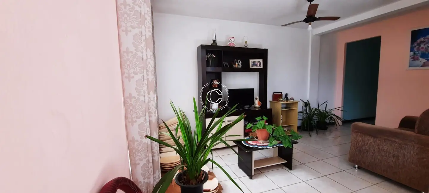 Casa com 5 quartos à venda, 301m2 em Tancredo Neves, Santa Maria - RS - imagem 4 Foto 4 de Casa com 5 quartos à venda, 301m2 em Tancredo Neves, Santa Maria - RS