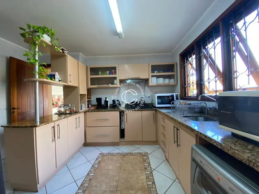 Casa com 4 quartos à venda, 255m2 em Cerrito, Santa Maria - RS - imagem 7 Foto 7 de Casa com 4 quartos à venda, 255m2 em Cerrito, Santa Maria - RS