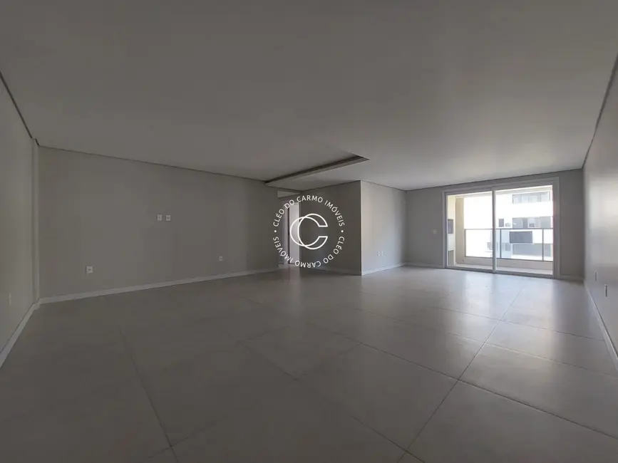 Foto 4 de Apartamento com 3 quartos à venda, 169m2 em Nossa Senhora de Lourdes, Santa Maria - RS