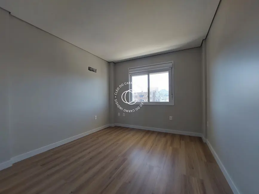 Foto 8 de Apartamento com 3 quartos à venda, 169m2 em Nossa Senhora de Lourdes, Santa Maria - RS