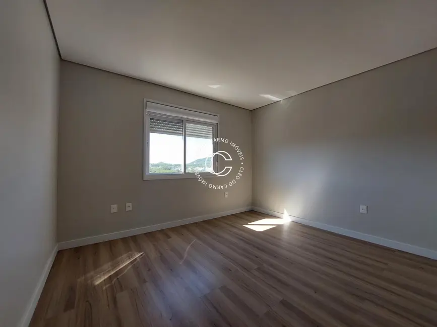 Foto 9 de Apartamento com 3 quartos à venda, 169m2 em Nossa Senhora de Lourdes, Santa Maria - RS