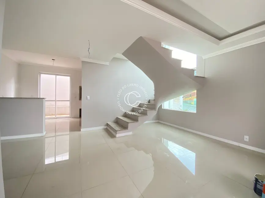 Casa com 3 quartos à venda, 112m2 em Nossa Senhora do Perpétuo Socorro, Santa Maria - RS - imagem 3 Foto 3 de Casa com 3 quartos à venda, 112m2 em Nossa Senhora do Perpétuo Socorro, Santa Maria - RS