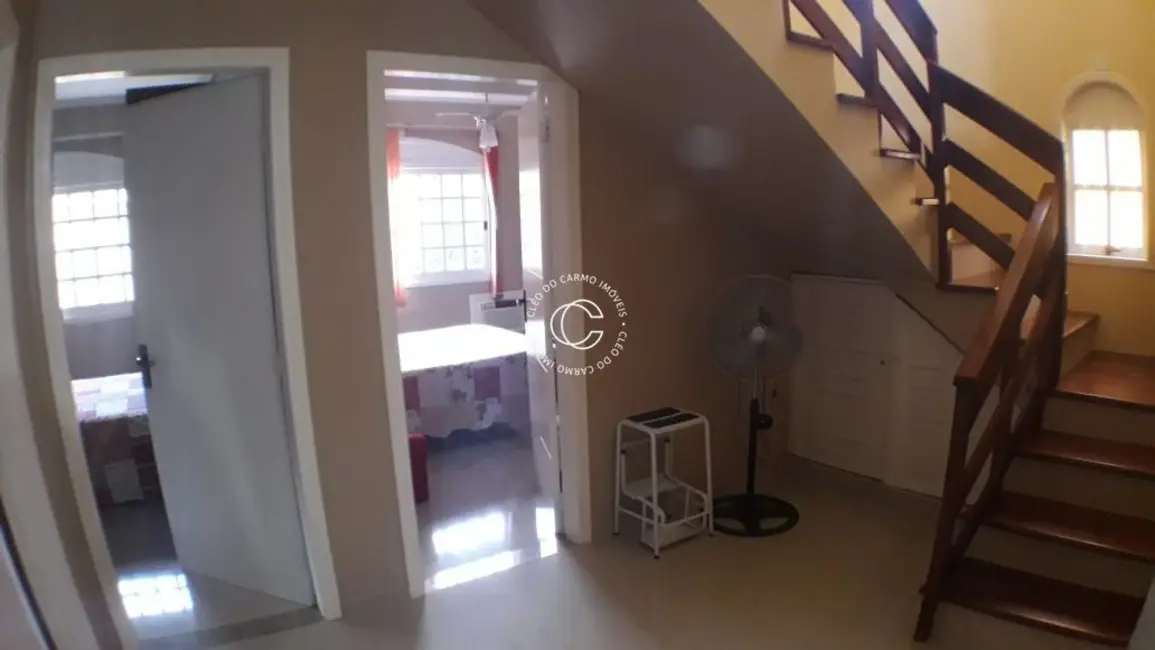 Casa com 4 quartos à venda, 257m2 em Dom Antônio Reis, Santa Maria - RS - imagem 4 Foto 4 de Casa com 4 quartos à venda, 257m2 em Dom Antônio Reis, Santa Maria - RS