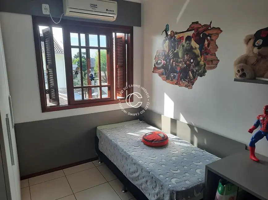 Casa com 3 quartos à venda, 250m2 em São José, Santa Maria - RS - imagem 9 Foto 9 de Casa com 3 quartos à venda, 250m2 em São José, Santa Maria - RS