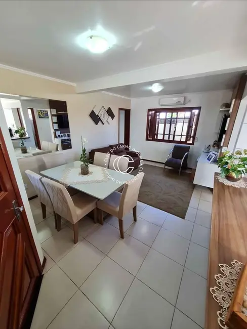 Casa com 3 quartos à venda, 250m2 em São José, Santa Maria - RS - imagem 7 Foto 7 de Casa com 3 quartos à venda, 250m2 em São José, Santa Maria - RS