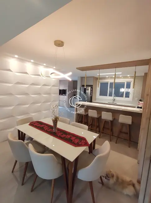 Casa com 3 quartos à venda, 175m2 em Camobi, Santa Maria - RS - imagem 3 Foto 3 de Casa com 3 quartos à venda, 175m2 em Camobi, Santa Maria - RS