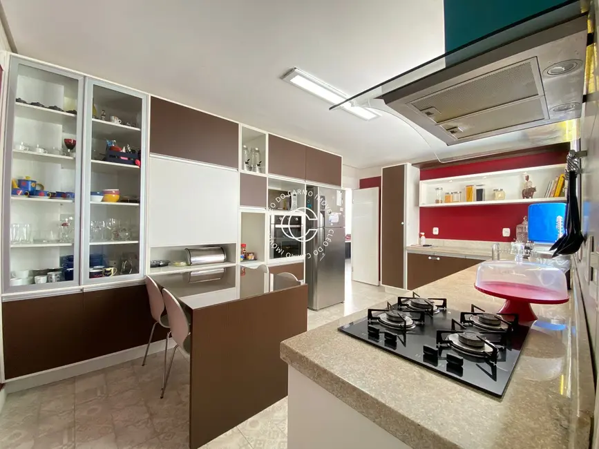 Casa com 3 quartos à venda, 388m2 em Tomazetti, Santa Maria - RS - imagem 8 Foto 8 de Casa com 3 quartos à venda, 388m2 em Tomazetti, Santa Maria - RS
