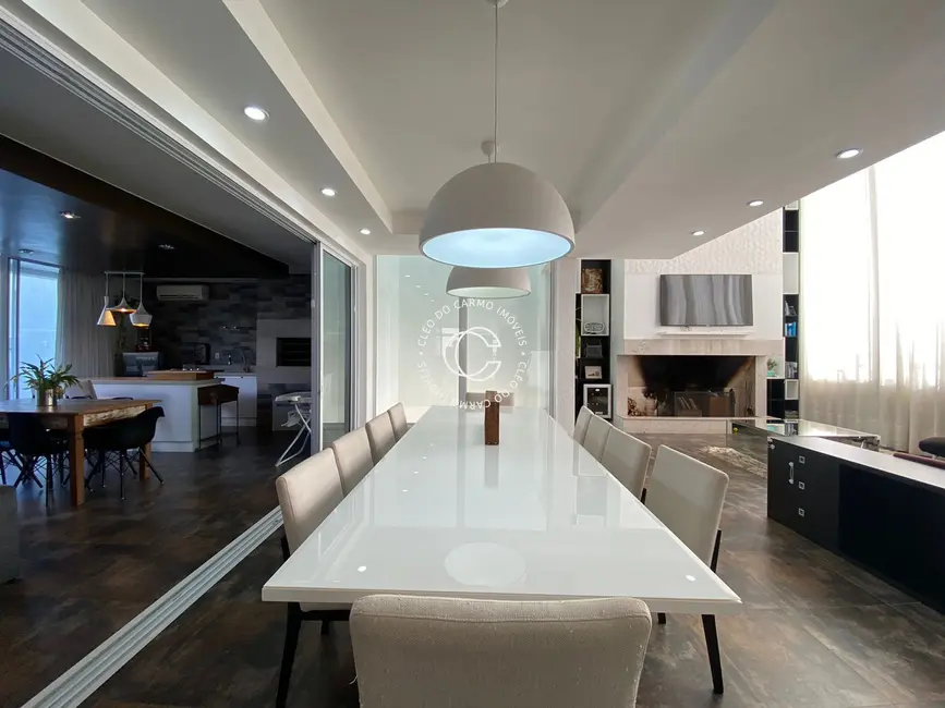 Casa com 3 quartos à venda, 388m2 em Tomazetti, Santa Maria - RS - imagem 4 Foto 4 de Casa com 3 quartos à venda, 388m2 em Tomazetti, Santa Maria - RS
