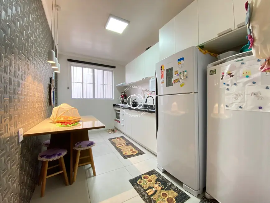 Casa com 3 quartos à venda, 204m2 em Nossa Senhora de Lourdes, Santa Maria - RS - imagem 8 Foto 8 de Casa com 3 quartos à venda, 204m2 em Nossa Senhora de Lourdes, Santa Maria - RS
