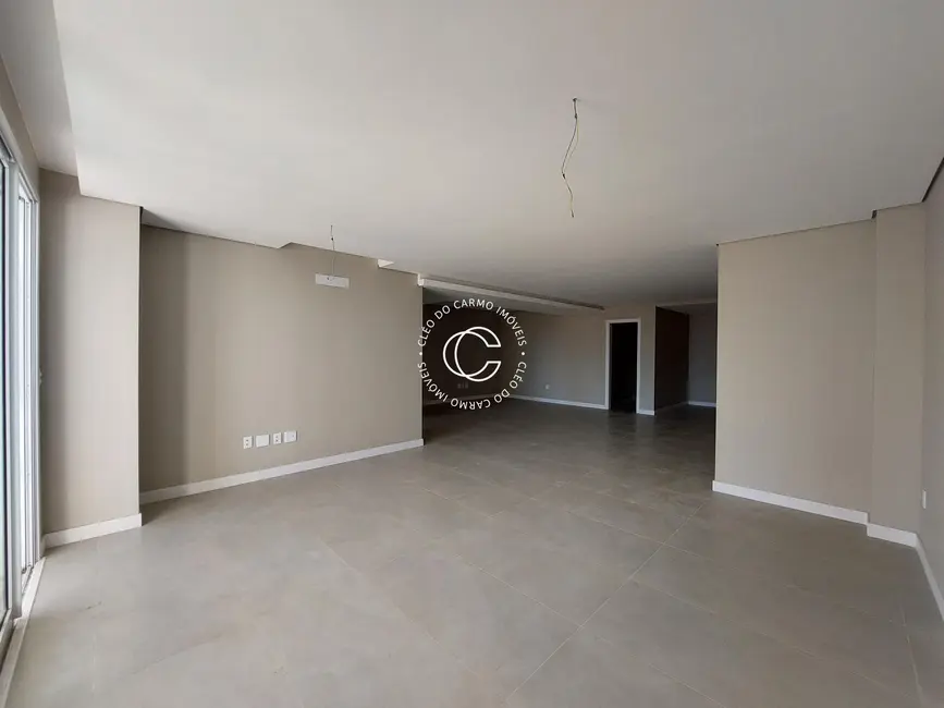 Foto 2 de Apartamento com 3 quartos à venda, 193m2 em Centro, Santa Maria - RS