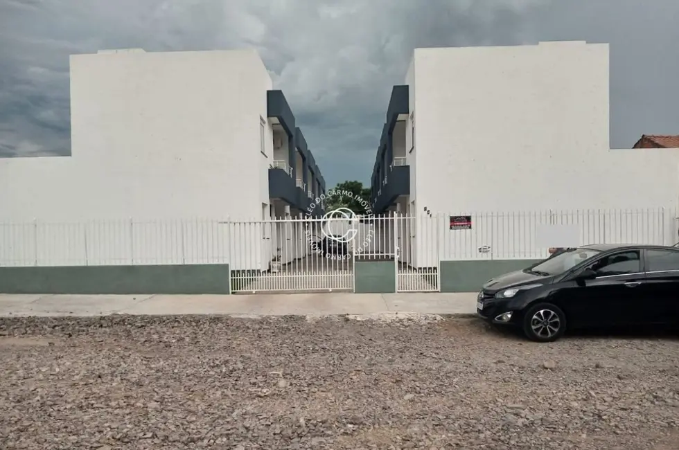 Foto 3 de Casa de Condomínio com 2 quartos à venda, 85m2 em Tomazetti, Santa Maria - RS