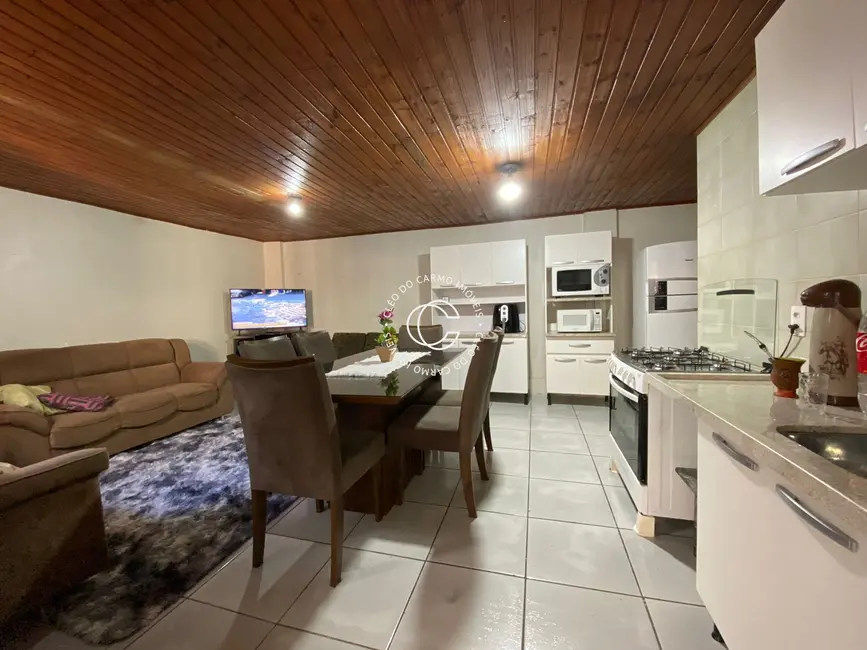 Casa com 3 quartos à venda, 125m2 em Tancredo Neves, Santa Maria - RS - imagem 4 Foto 4 de Casa com 3 quartos à venda, 125m2 em Tancredo Neves, Santa Maria - RS