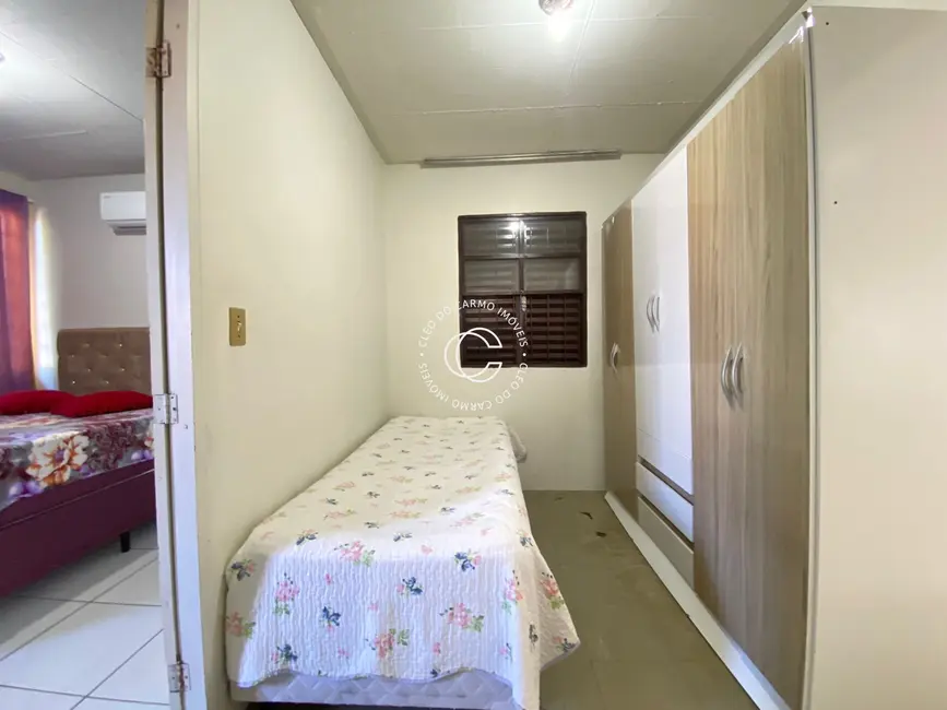 Casa com 3 quartos à venda, 125m2 em Tancredo Neves, Santa Maria - RS - imagem 8 Foto 8 de Casa com 3 quartos à venda, 125m2 em Tancredo Neves, Santa Maria - RS