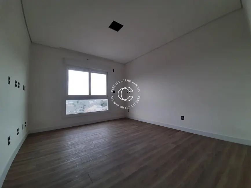 Foto 6 de Apartamento com 3 quartos à venda, 227m2 em Km 3, Santa Maria - RS