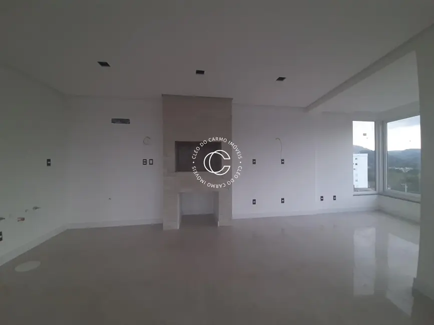 Foto 2 de Apartamento com 3 quartos à venda, 227m2 em Km 3, Santa Maria - RS