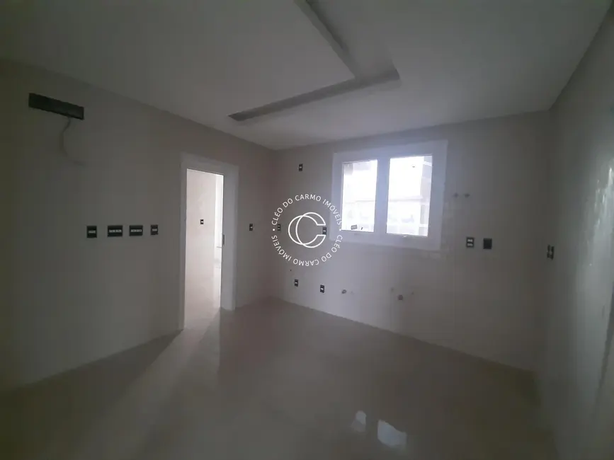 Foto 4 de Apartamento com 3 quartos à venda, 227m2 em Km 3, Santa Maria - RS