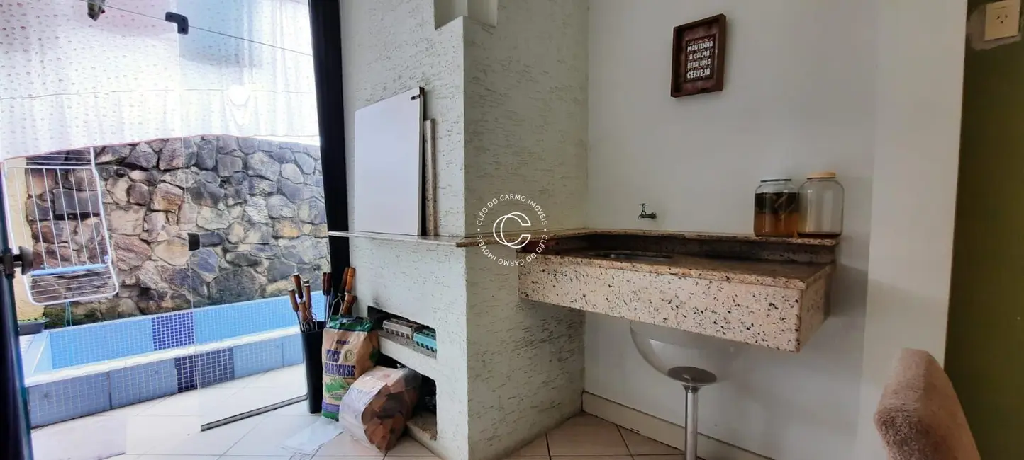 Casa com 3 quartos à venda, 140m2 em Nossa Senhora do Rosário, Santa Maria - RS - imagem 6 Foto 6 de Casa com 3 quartos à venda, 140m2 em Nossa Senhora do Rosário, Santa Maria - RS