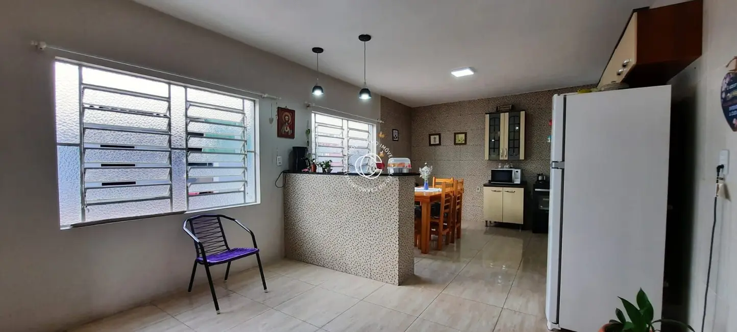 Casa com 3 quartos à venda, 127m2 em Juscelino Kubitschek, Santa Maria - RS - imagem 5 Foto 5 de Casa com 3 quartos à venda, 127m2 em Juscelino Kubitschek, Santa Maria - RS