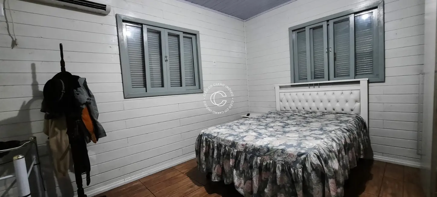 Casa com 2 quartos à venda, 110m2 em Pinheiro Machado, Santa Maria - RS - imagem 6 Foto 6 de Casa com 2 quartos à venda, 110m2 em Pinheiro Machado, Santa Maria - RS