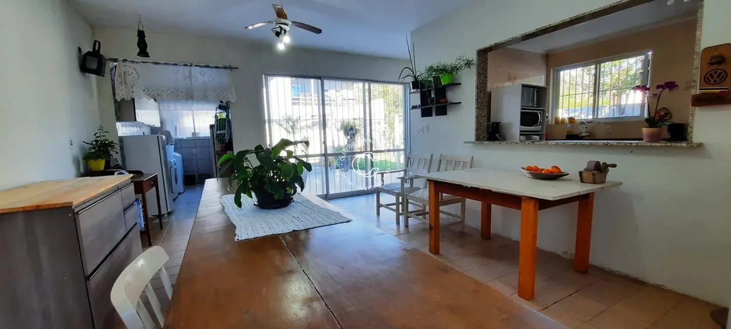 Foto 4 de Casa com 3 quartos à venda, 180m2 em Camobi, Santa Maria - RS