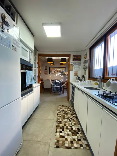 Casa com 3 quartos à venda, 133m2 em Camobi, Santa Maria - RS - imagem 8 Foto 8 de Casa com 3 quartos à venda, 133m2 em Camobi, Santa Maria - RS