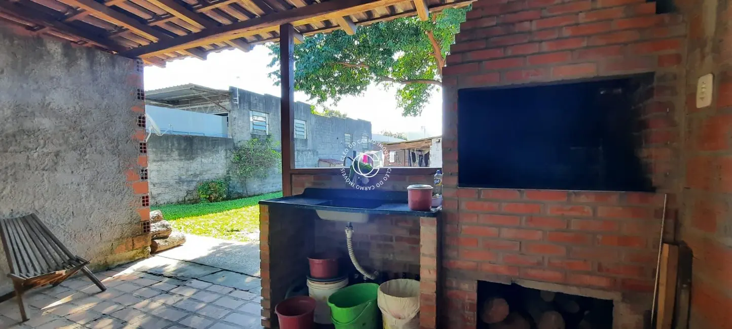 Casa com 3 quartos à venda, 146m2 em Uglione, Santa Maria - RS - imagem 5 Foto 5 de Casa com 3 quartos à venda, 146m2 em Uglione, Santa Maria - RS