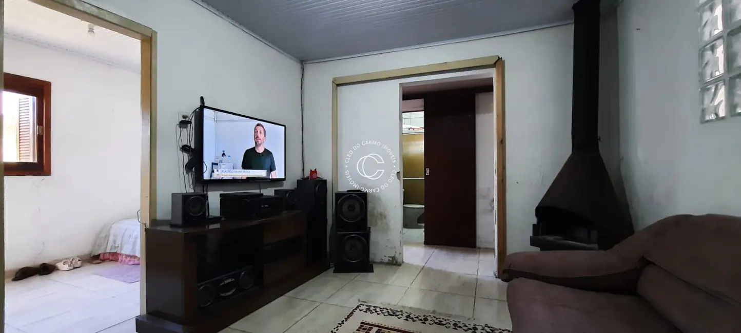 Casa com 3 quartos à venda, 146m2 em Uglione, Santa Maria - RS - imagem 3 Foto 3 de Casa com 3 quartos à venda, 146m2 em Uglione, Santa Maria - RS