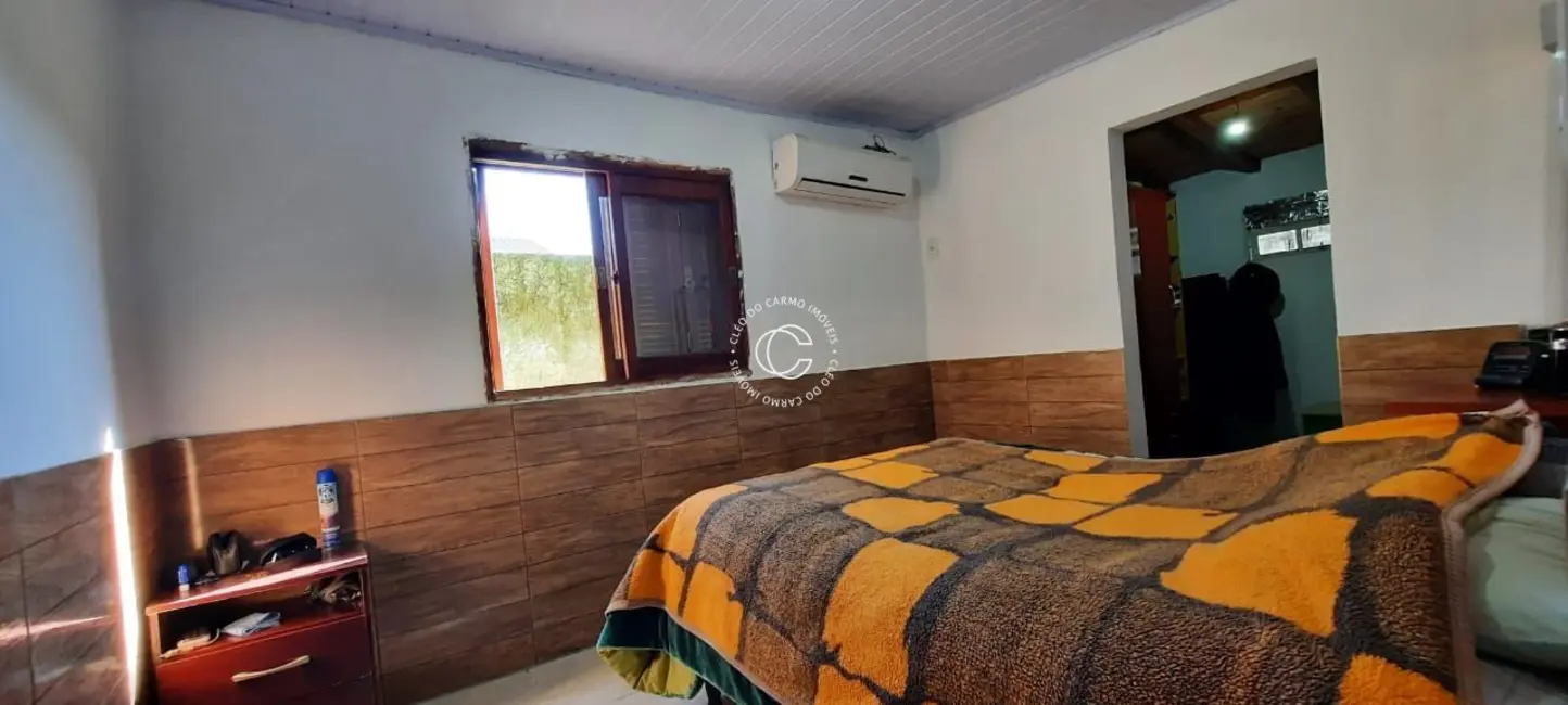 Casa com 3 quartos à venda, 146m2 em Uglione, Santa Maria - RS - imagem 4 Foto 4 de Casa com 3 quartos à venda, 146m2 em Uglione, Santa Maria - RS