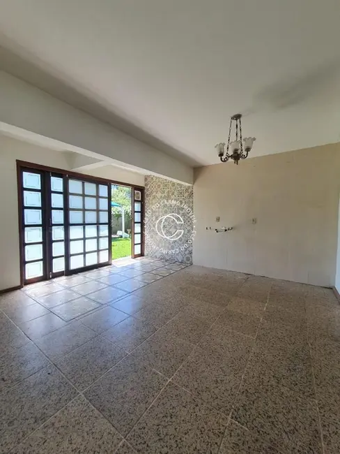 Casa com 3 quartos à venda, 180m2 em Camobi, Santa Maria - RS - imagem 4 Foto 4 de Casa com 3 quartos à venda, 180m2 em Camobi, Santa Maria - RS