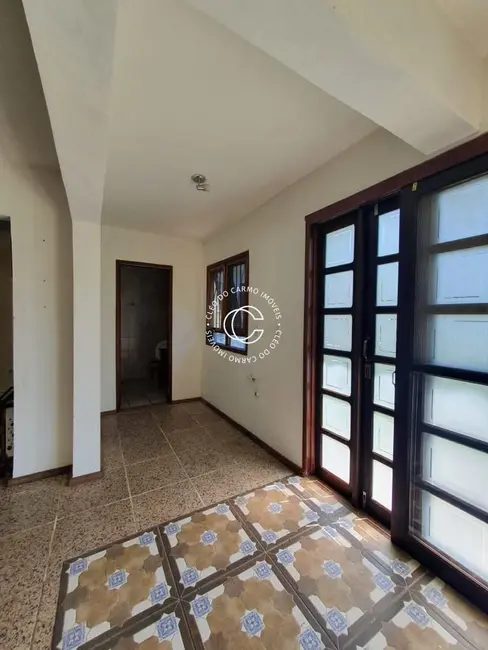 Casa com 3 quartos à venda, 180m2 em Camobi, Santa Maria - RS - imagem 5 Foto 5 de Casa com 3 quartos à venda, 180m2 em Camobi, Santa Maria - RS