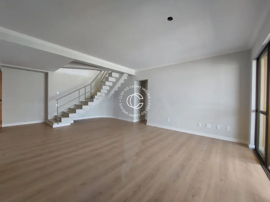 Foto 8 de Cobertura com 4 quartos à venda, 260m2 em Bonfim, Santa Maria - RS