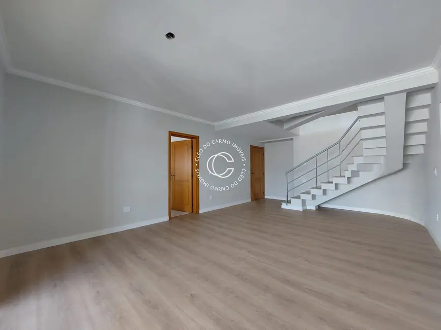 Foto 6 de Cobertura com 4 quartos à venda, 260m2 em Bonfim, Santa Maria - RS