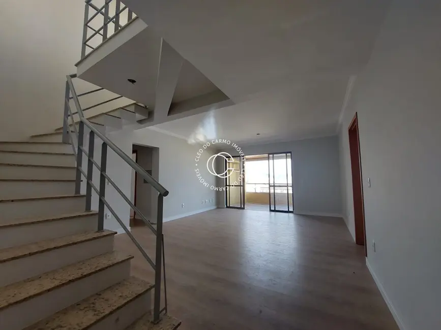 Foto 7 de Cobertura com 4 quartos à venda, 260m2 em Bonfim, Santa Maria - RS