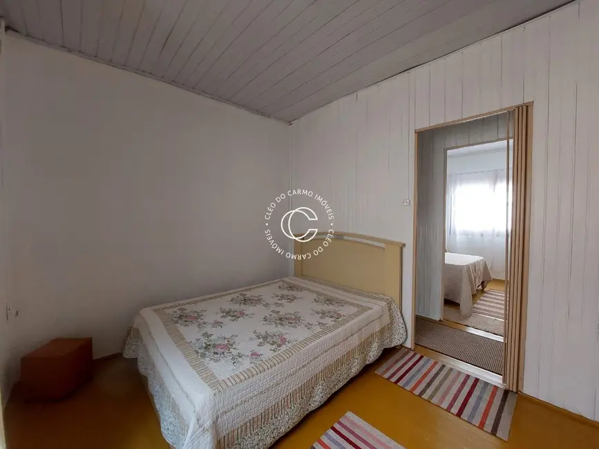 Casa com 4 quartos à venda, 149m2 em São José, Santa Maria - RS - imagem 9 Foto 9 de Casa com 4 quartos à venda, 149m2 em São José, Santa Maria - RS