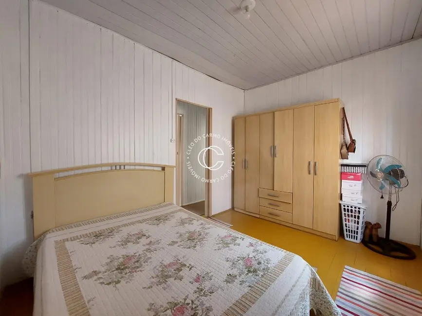 Casa com 4 quartos à venda, 149m2 em São José, Santa Maria - RS - imagem 8 Foto 8 de Casa com 4 quartos à venda, 149m2 em São José, Santa Maria - RS