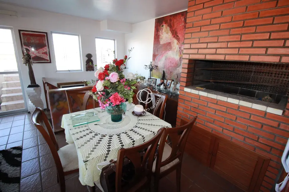 Cobertura com 4 quartos à venda, 220m2 em Centro, Santa Maria - RS - imagem 6 Foto 6 de Cobertura com 4 quartos à venda, 220m2 em Centro, Santa Maria - RS