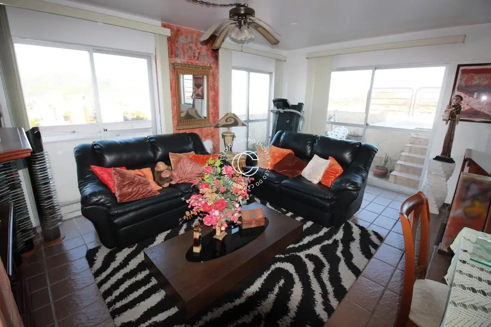 Cobertura com 4 quartos à venda, 220m2 em Centro, Santa Maria - RS - imagem 4 Foto 4 de Cobertura com 4 quartos à venda, 220m2 em Centro, Santa Maria - RS