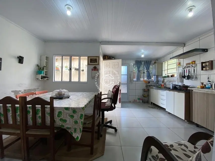 Casa com 4 quartos à venda, 120m2 em Km 3, Santa Maria - RS - imagem 3 Foto 3 de Casa com 4 quartos à venda, 120m2 em Km 3, Santa Maria - RS