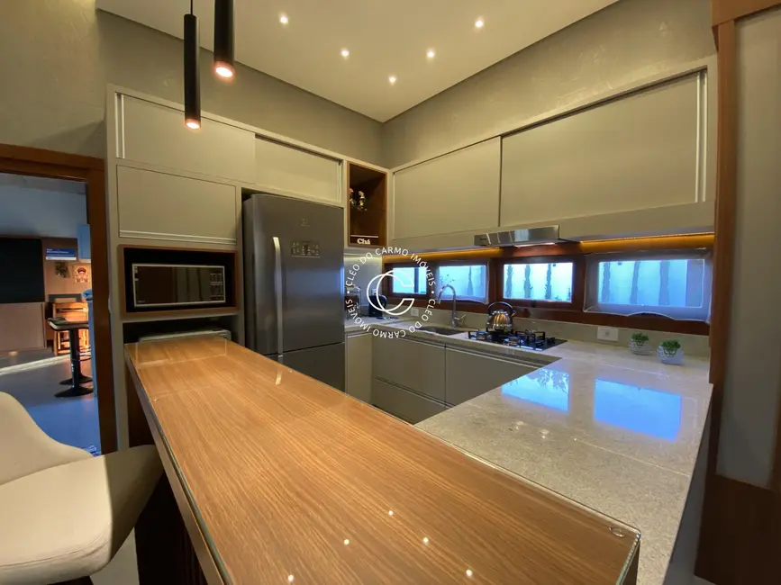 Casa com 3 quartos à venda, 177m2 em Camobi, Santa Maria - RS - imagem 7 Foto 7 de Casa com 3 quartos à venda, 177m2 em Camobi, Santa Maria - RS